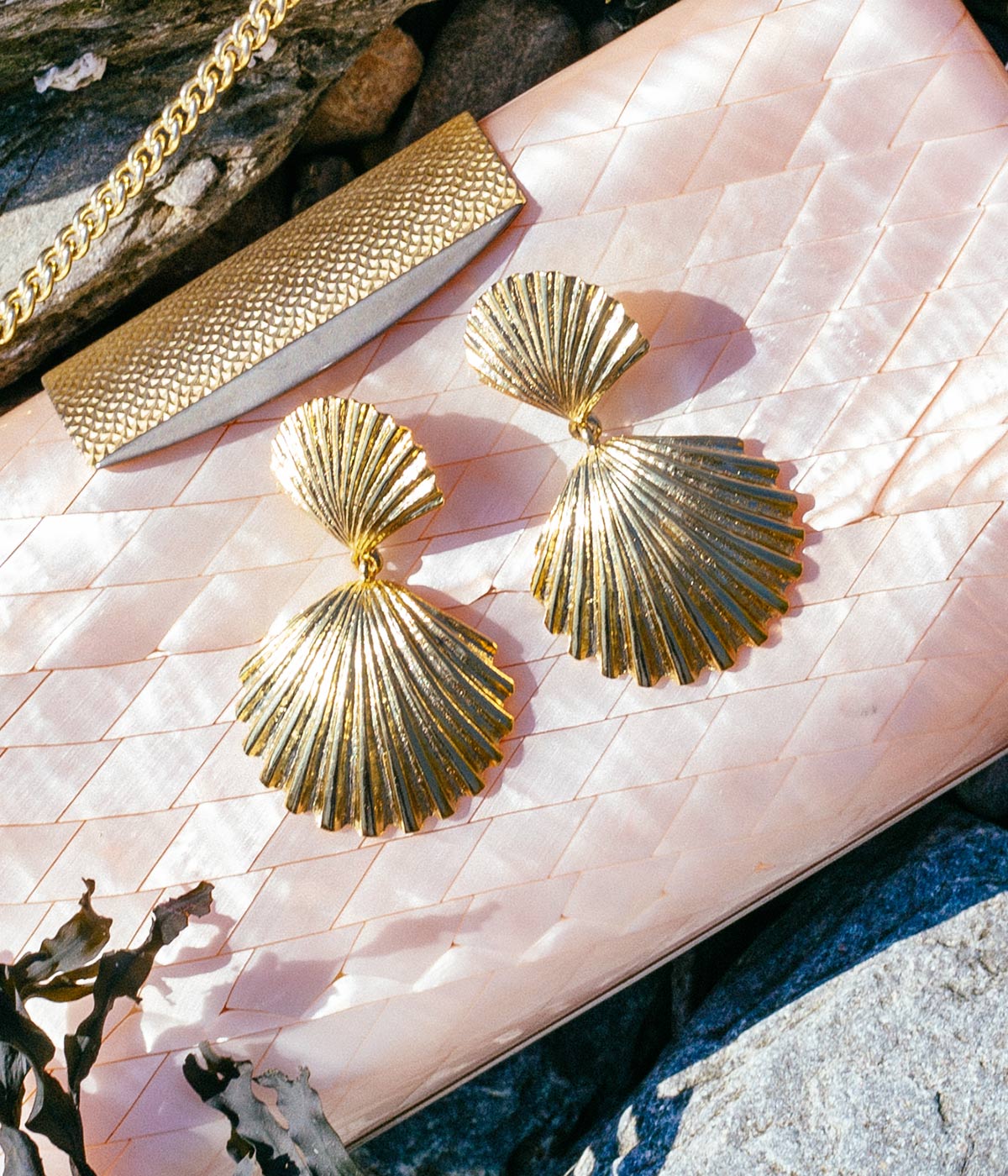 De la Mer Shell Earrings