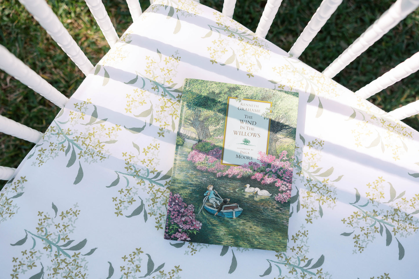 Lilac in Green Crib Sheet