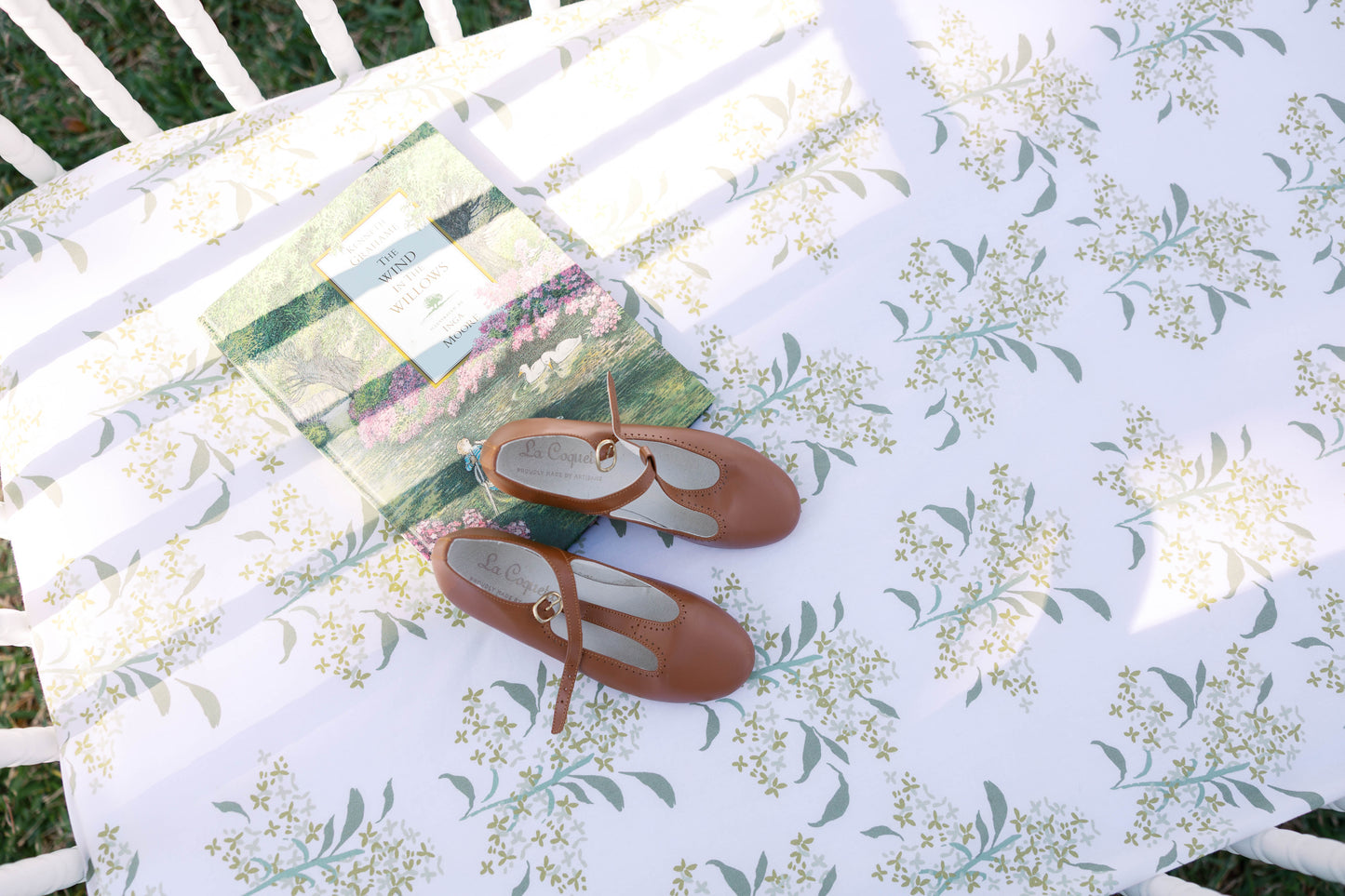 Lilac in Green Crib Sheet