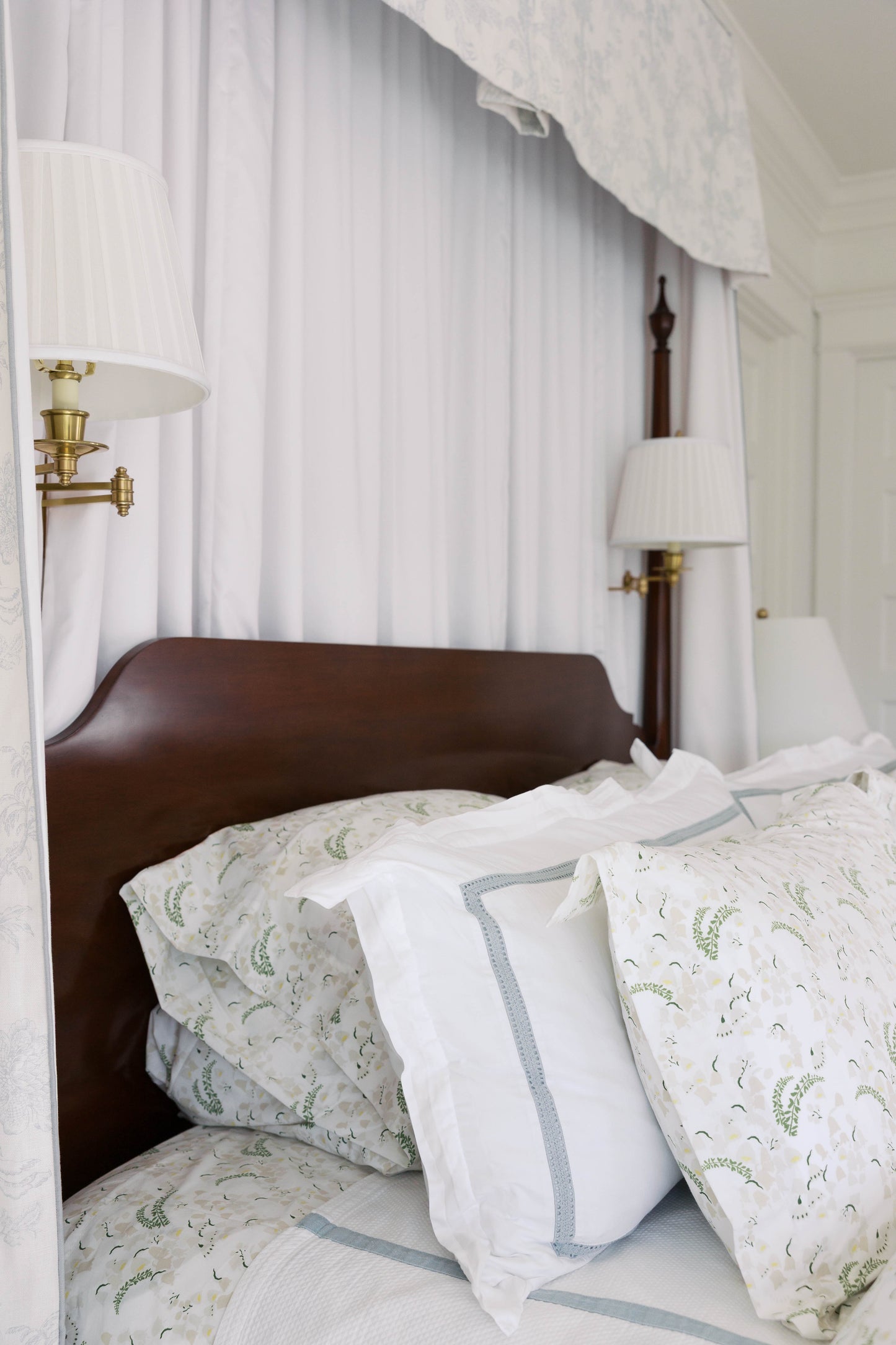 Lily of the Valley Flat Sheet